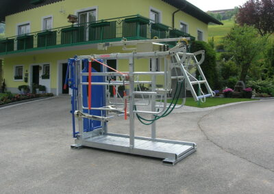 Průchozí fixační klec pro skot BULL TOP