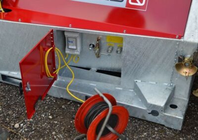 Hydraulická fixační klec pro skot RED Q